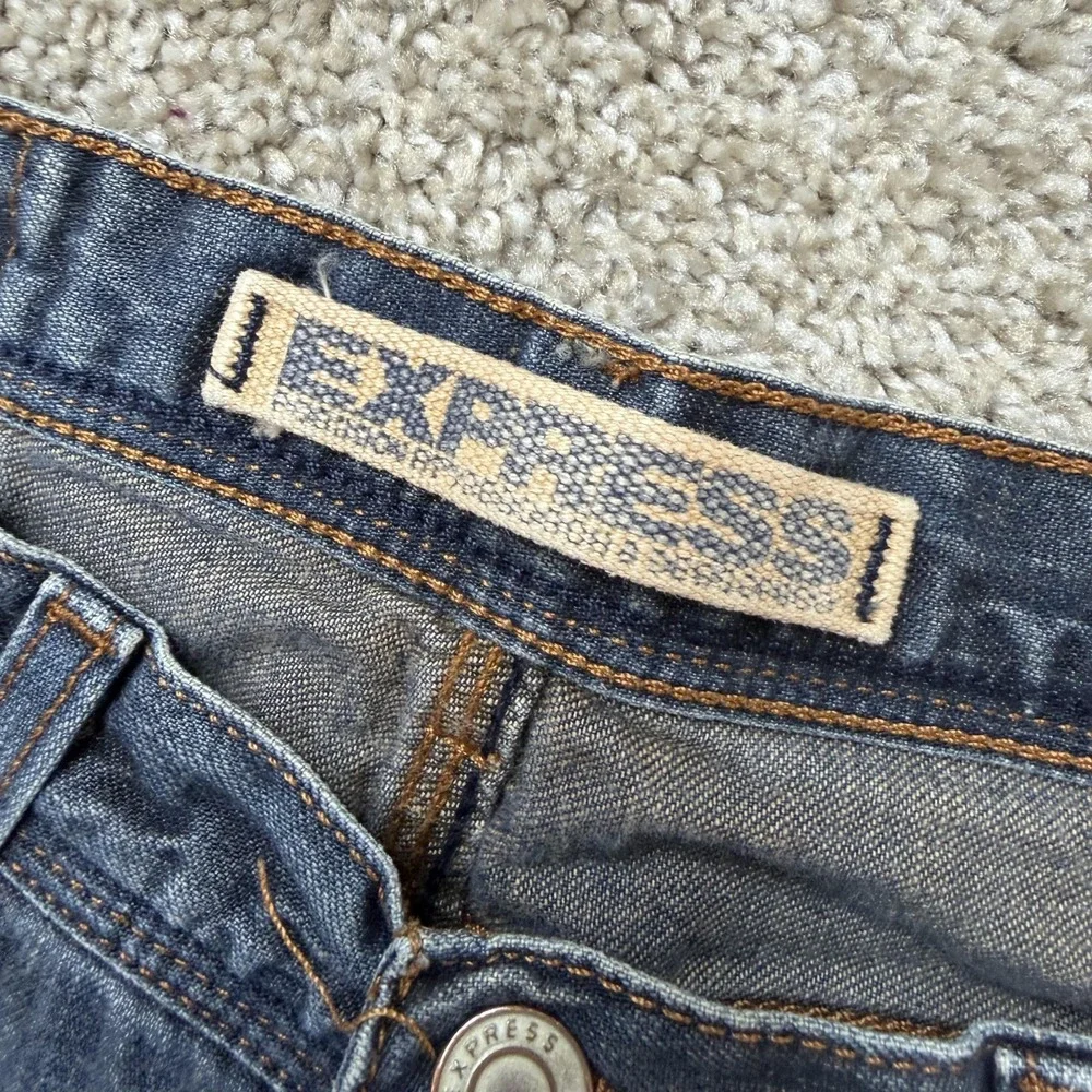 Express y2k hipster